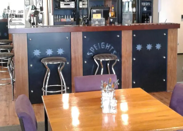 Catlins Hotel